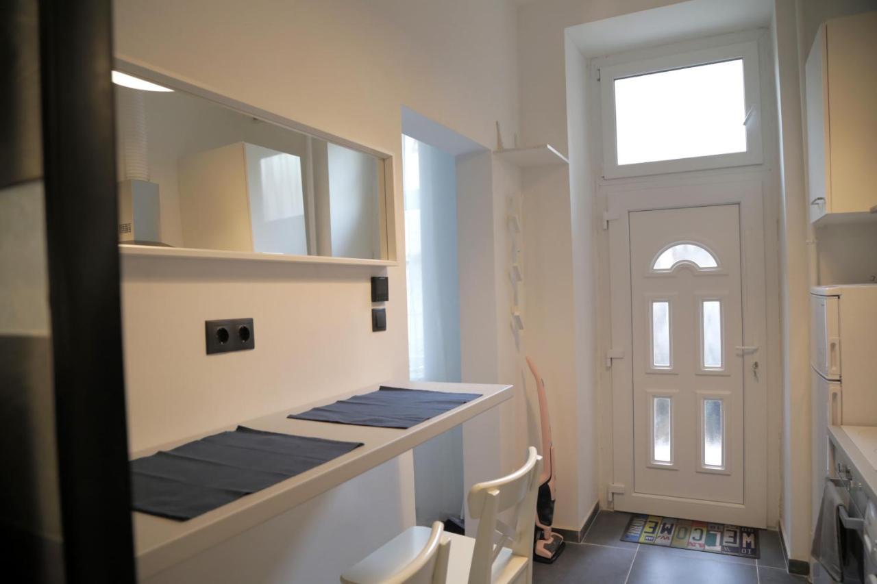 Sweety Blue Apartman Near Oktogon Budapest Ngoại thất bức ảnh